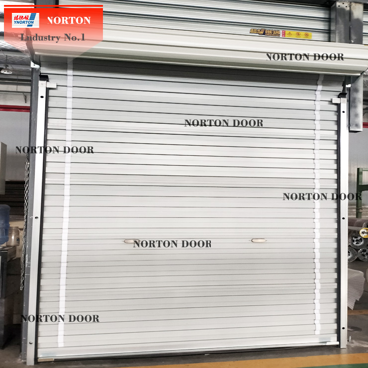 Norton Roll Up Doors kan tilpasses i forskjellige farger og stiler.