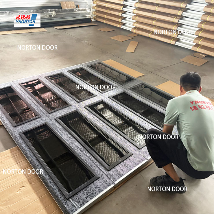 Automatiske garasjedører i aluminium glass
